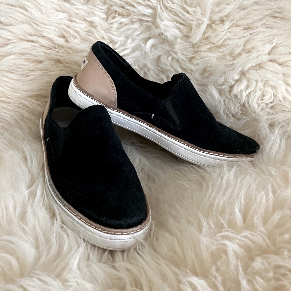 UGG Black/Tan Suede Leather Mules Slip On Shoes